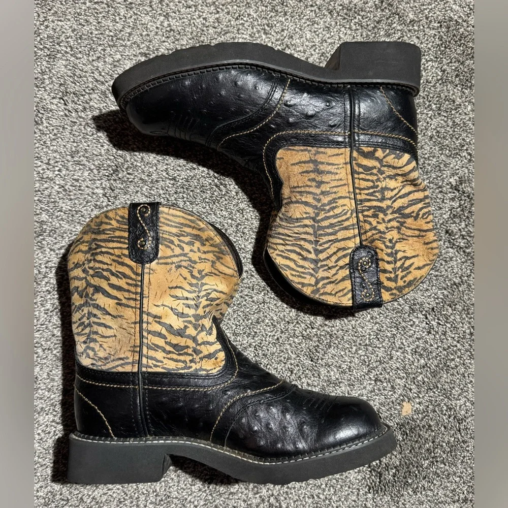 Justin Boots Black and Tan Heeled Boots - Picture 5 of 16